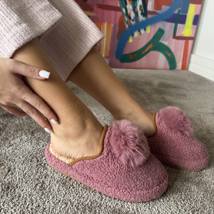Kadın Sessiz Taban Yumuşak ve Hafif Ponpon Figürlü Peluş Ev Terliği