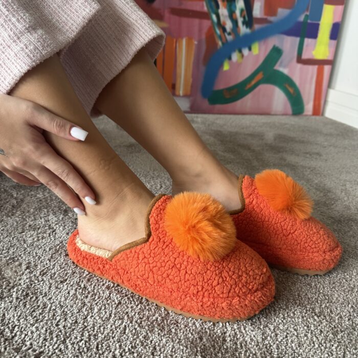 Kadın Sessiz Taban Yumuşak ve Hafif Ponpon Figürlü Peluş Ev Terliği