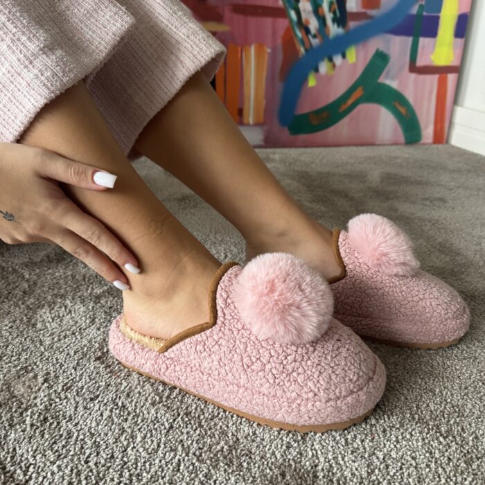 Kadın Sessiz Taban Yumuşak ve Hafif Ponpon Figürlü Peluş Ev Terliği