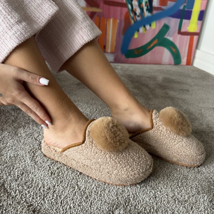 Kadın Sessiz Taban Yumuşak ve Hafif Ponpon Figürlü Peluş Ev Terliği