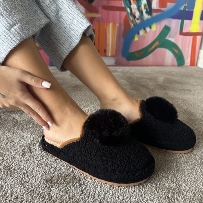 Kadın Sessiz Taban Yumuşak ve Hafif Ponpon Figürlü Peluş Ev Terliği